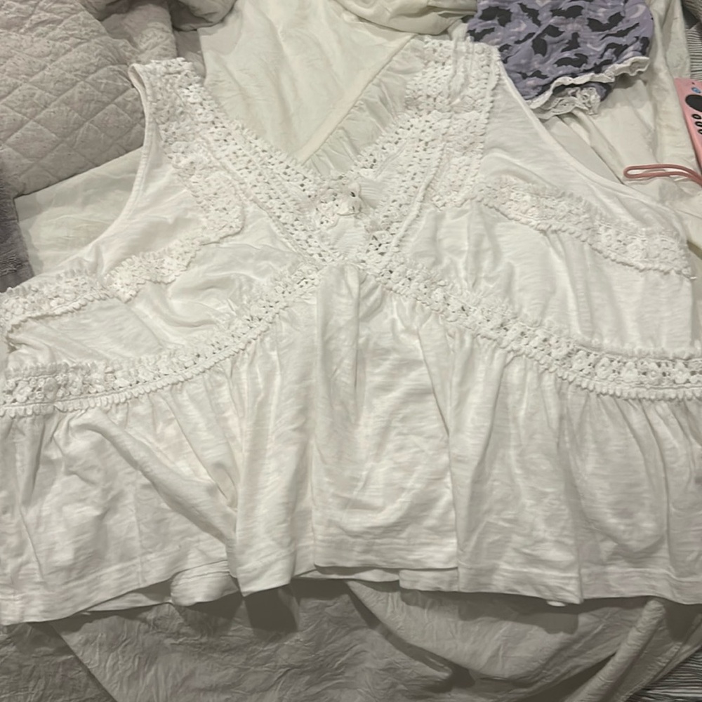 Womens size XL NWT Aerie gorgeous top!